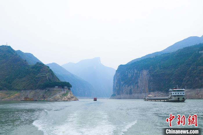 一場(chǎng)巡河“找茬”行動(dòng)，何以巡出碧水東流的長(zhǎng)江？