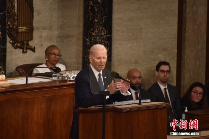 當(dāng)?shù)貢r(shí)間2月7日晚，美國(guó)總統(tǒng)拜登在國(guó)會(huì)發(fā)表其任內(nèi)第二次國(guó)情咨文演講。圖/<a target='_blank' href='/' _fcksavedurl='/'><p  align=