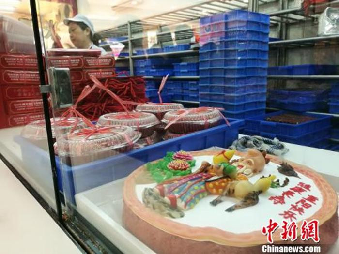 資料圖：等待銷售的重陽糕?！＄娚?攝