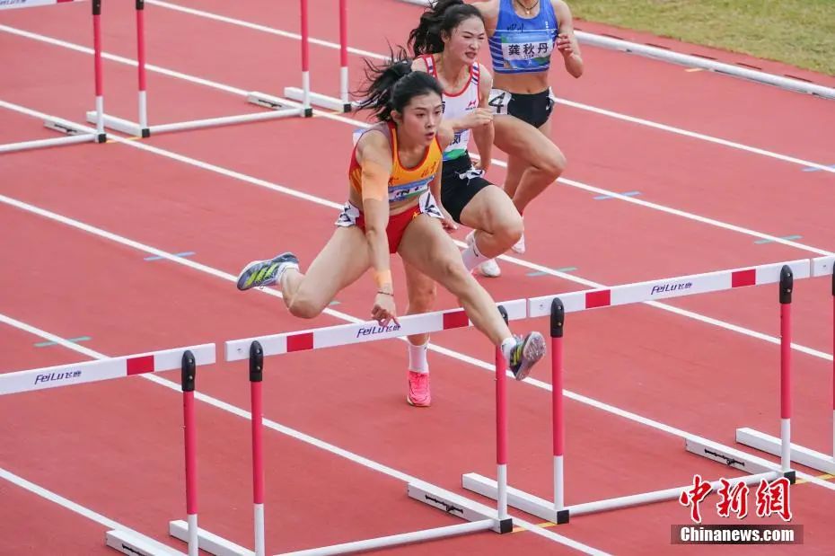 圖為吳艷妮在10日的比賽中。陳冠言 攝