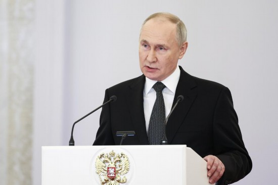 2023年12月8日，俄羅斯總統(tǒng)普京在莫斯科克里姆林宮出席“祖國英雄日”慶祝儀式。新華社/塔斯社