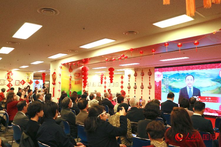 2月9日，“喜迎龍年·品味陜西”——2024新春迎福（展）聯(lián)歡會暨陜西文化年在東京中國文化中心拉開帷幕。人民網(wǎng) 許可攝