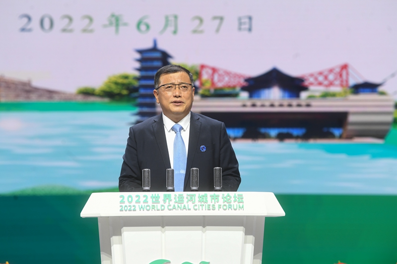 揚(yáng)州市委常委、常務(wù)副市長陳鍇竑作推介發(fā)言。邵丹攝