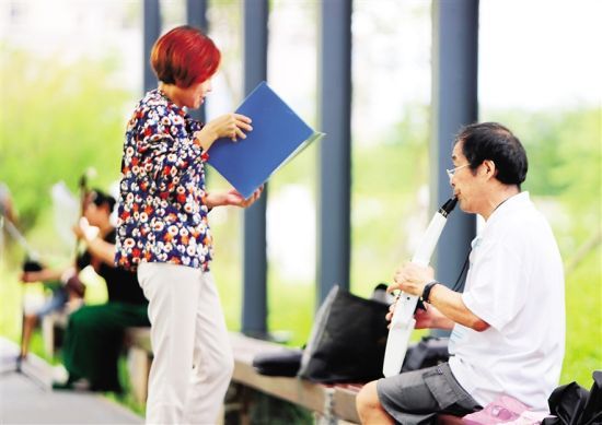 美舍河鳳翔濕地公園成為市民休閑的好去處。 南國都市報記者 汪承賢 攝