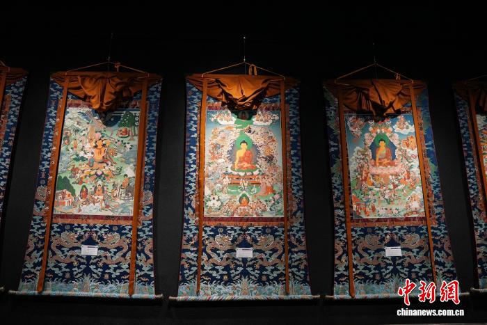 西藏丹巴繞旦唐卡藝術(shù)學校四十六載免費育人非遺技藝薪火相傳