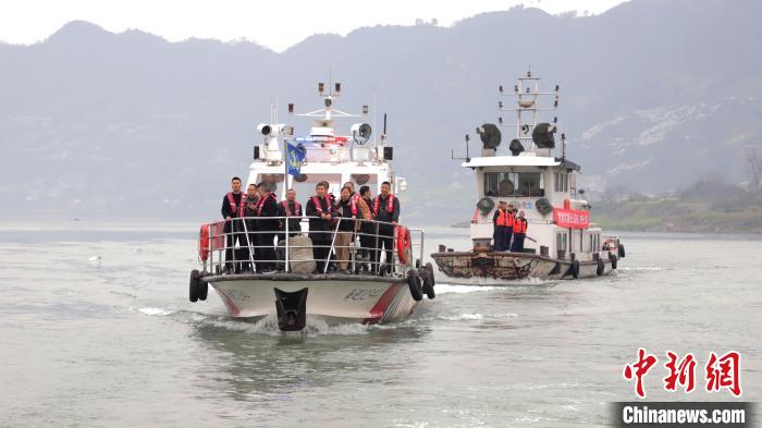 聯(lián)合巡江守護(hù)活動現(xiàn)場。　江安縣融媒體中心 攝