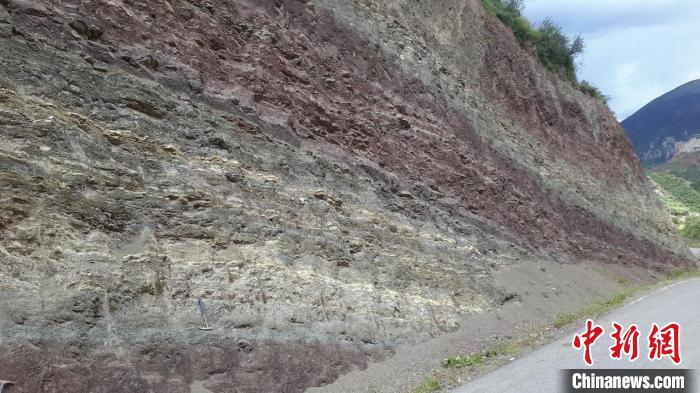 青藏高原東部始新世熱魯盆地的湖相沉積?！≈锌圃呵嗖馗咴?供圖