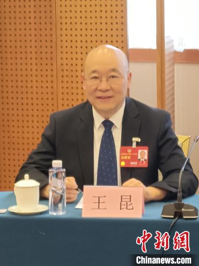 圖為全國(guó)政協(xié)委員，農(nóng)工黨青海省委會(huì)主委王昆?！∈茉L者供圖