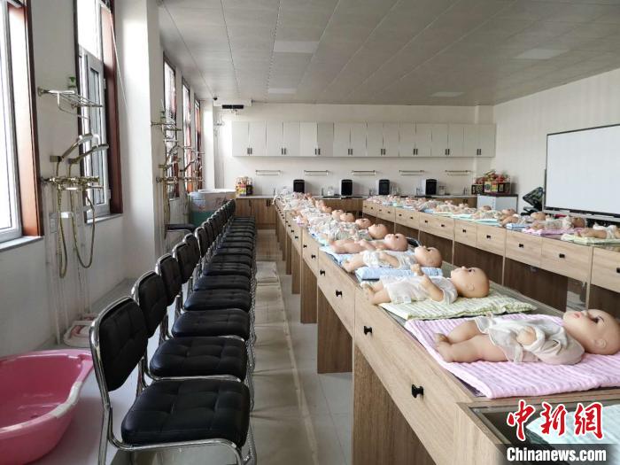 由人社部重點(diǎn)幫扶打造的“天鎮(zhèn)保姆”，已成為全國(guó)知名的勞務(wù)輸出品牌。　范麗芳 攝