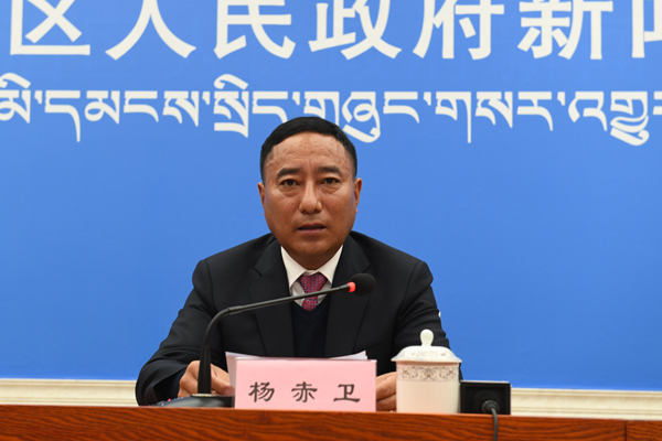 楊赤衛(wèi) 林芝市常委、政府副市長(zhǎng).JPG