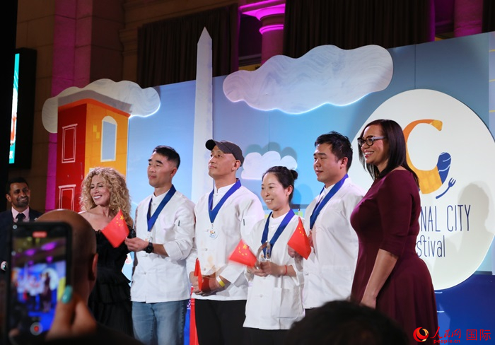 中國駐美國大使館的4名廚師榮獲專業(yè)評審亞軍。人民網(wǎng)記者 李志偉攝