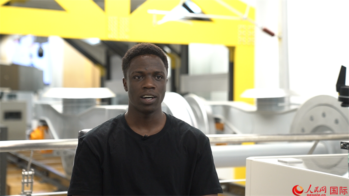 北京交通大學肯尼亞籍留學生阿布接受人民網(wǎng)采訪。人民網(wǎng) 周琳佳 攝