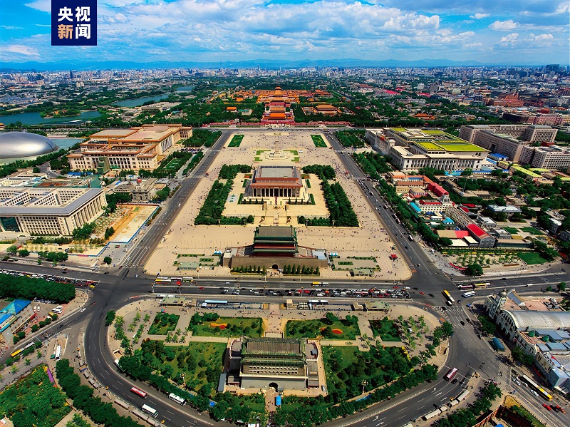 △全長7.8公里的北京中軸線上，分布有鐘鼓樓、景山、故宮等15處遺產(chǎn)構(gòu)成要素。