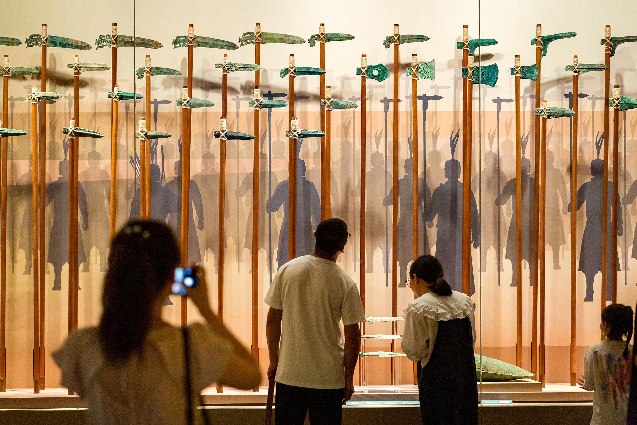 △2024年8月25日，游客在河南省安陽市殷墟博物館參觀。