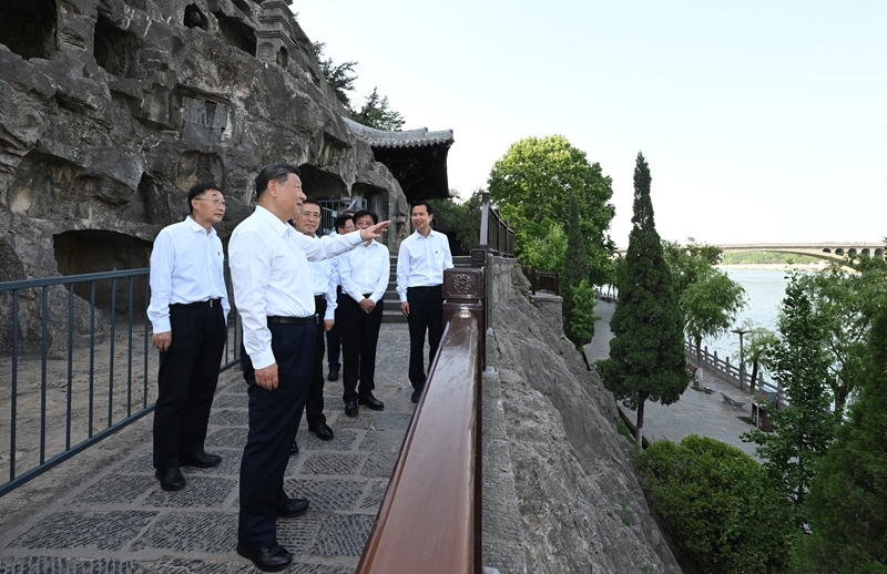 2025年5月19日至20日，中共中央總書記、國家主席、中央軍委主席習(xí)近平在河南考察。這是19日下午，習(xí)近平在洛陽龍門石窟考察。新華社記者 謝環(huán)馳 攝