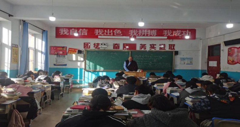 青?，斍撸寒惖剞k班讓孩子享受優(yōu)質(zhì)教育