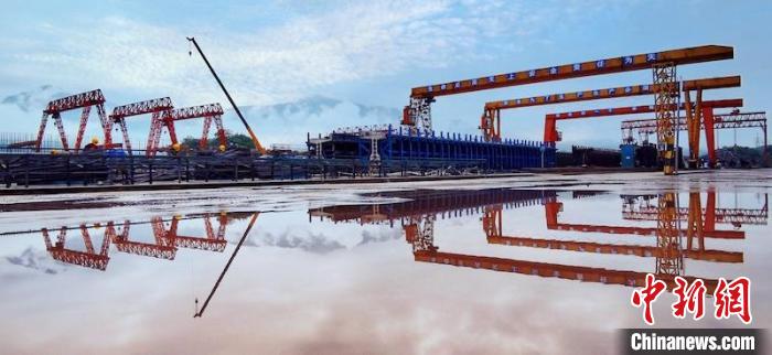 成蘭鐵路高原段T梁發(fā)運(yùn)全部完成?！≈需F八局 供圖