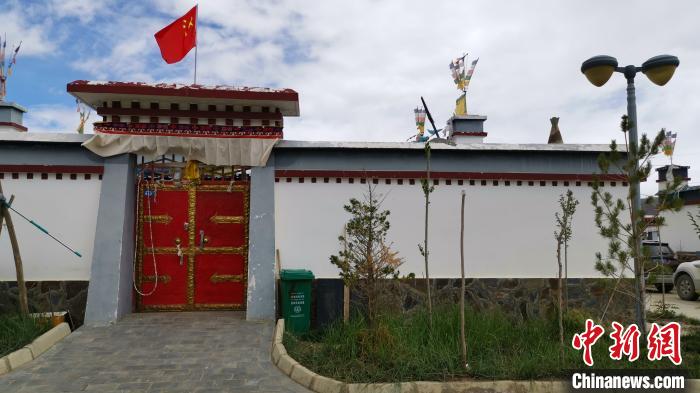 圖為群培新家外景?！垈?攝