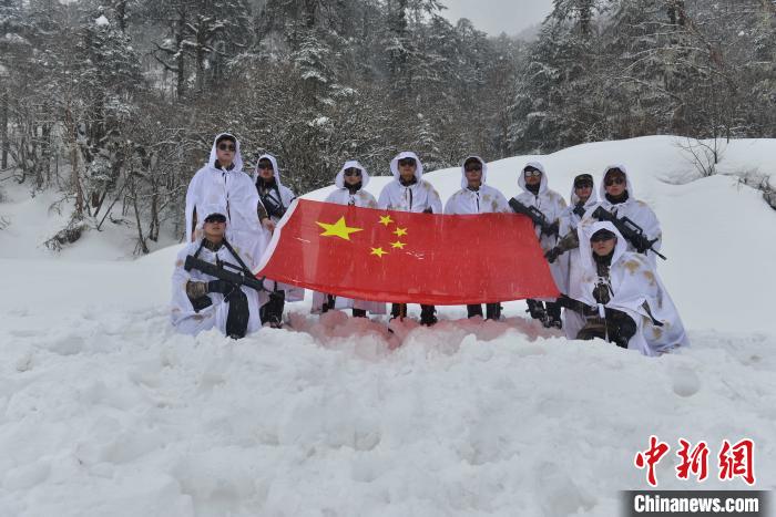 圖為主權宣誓?！铎o 攝