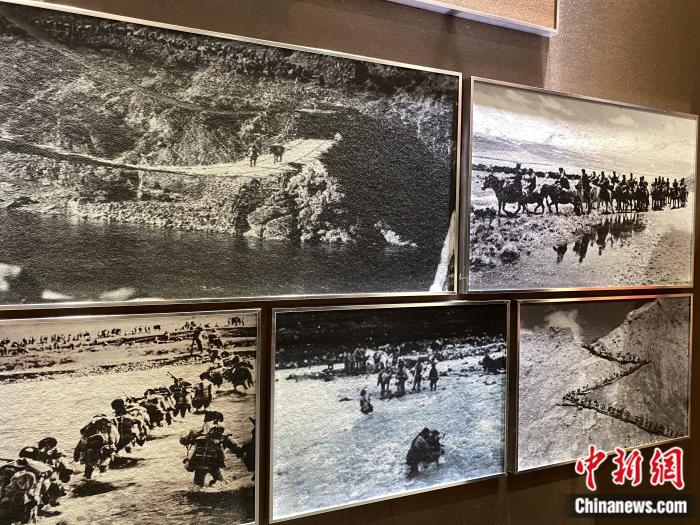 紅樓內(nèi)展廳，圖為昌都戰(zhàn)役中的人民解放軍。彭寧鈴 攝