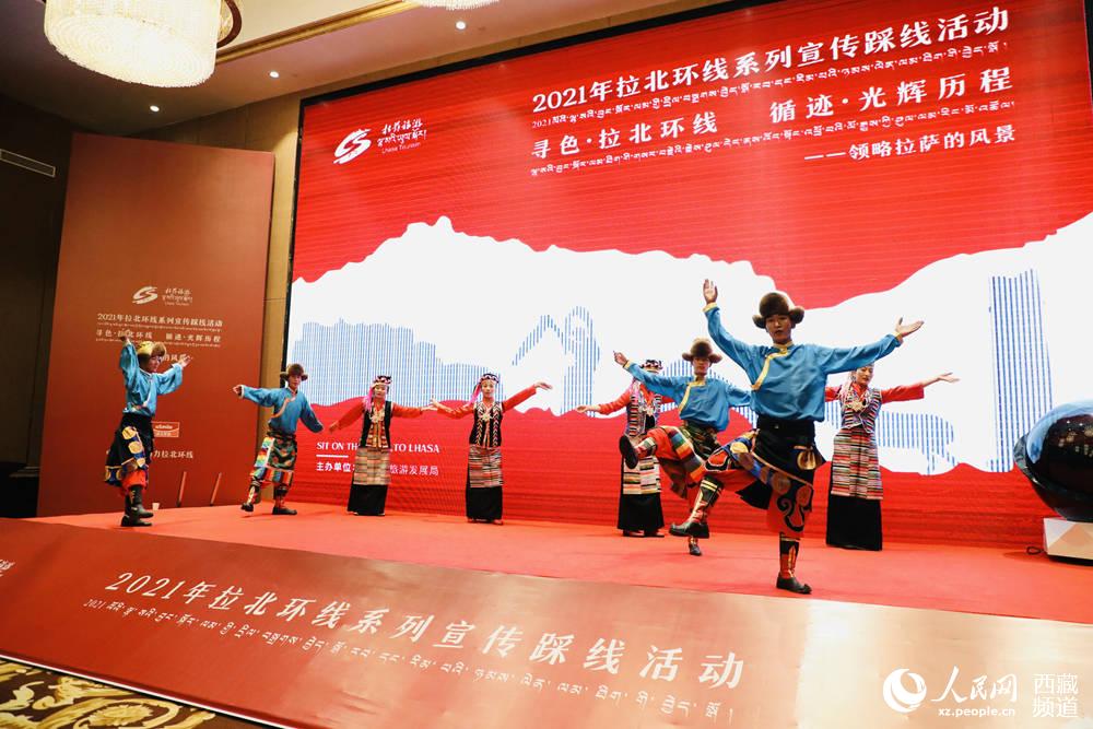 文藝表演。人民網(wǎng) 次仁羅布攝