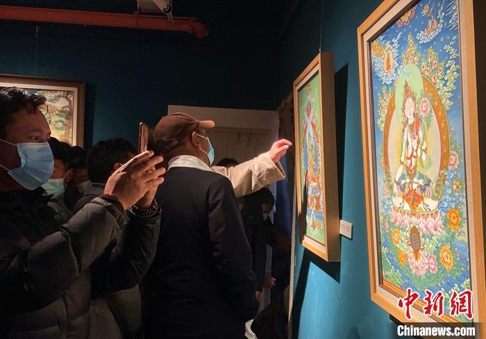 11月17日，由西藏自治區(qū)文學(xué)藝術(shù)界聯(lián)合會主辦的第七屆“見即愿滿”西藏精品唐卡展在拉薩拉開帷幕。 <a target='_blank' href='/'><p  align=
