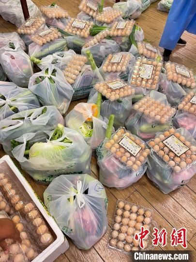 西藏格拉丹東超市疫情期間全力保障市場(chǎng)供應(yīng)?！∈茉L者供圖