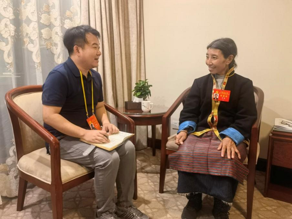 【記者手記Vlog】“守邊的‘阿佳’，您還好嗎”——記者與卓嘎代表再相遇