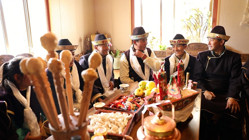 齊聚一堂，迎“古突”之夜。