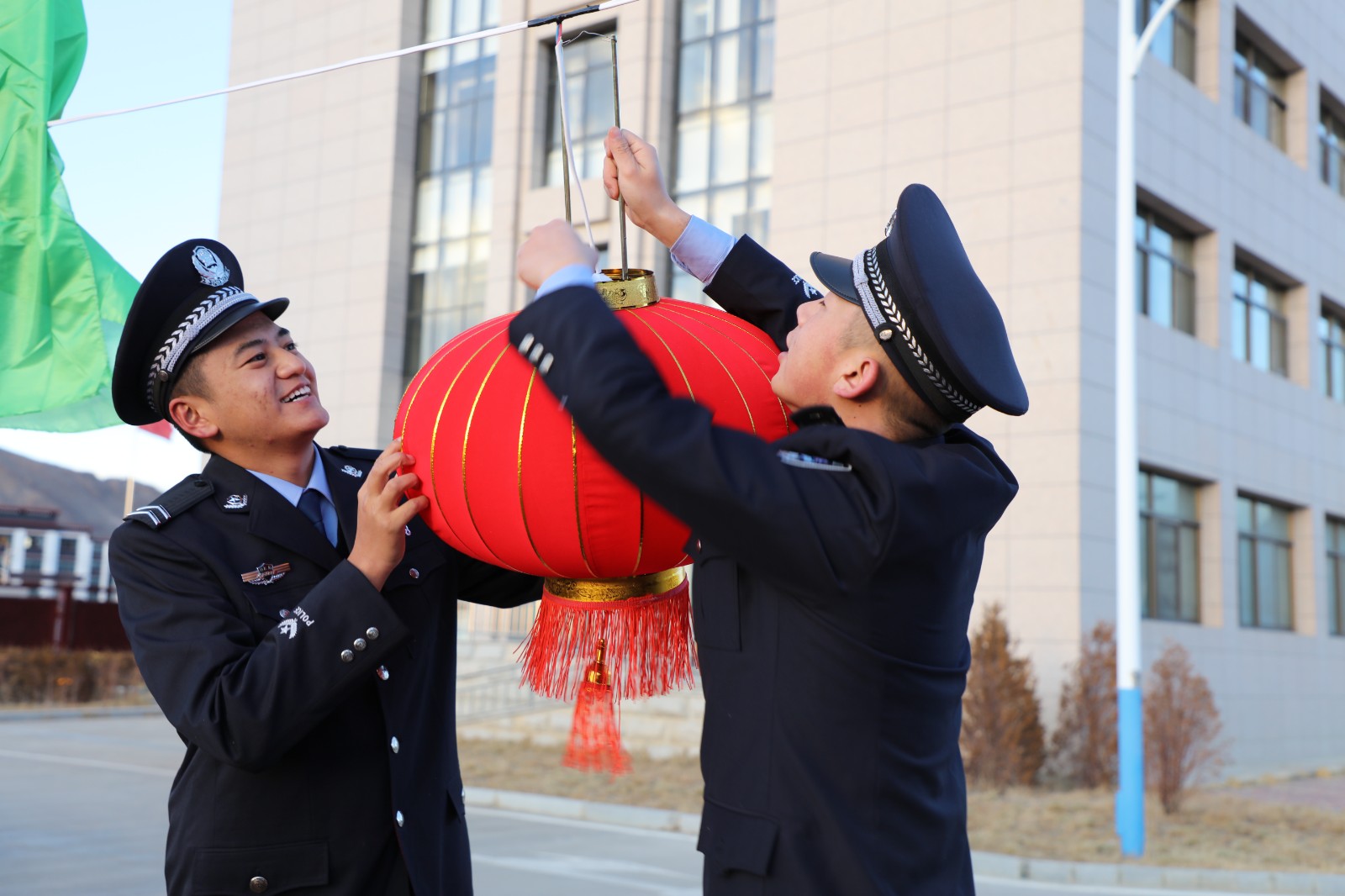 （要聞 新媒體）雪域邊關(guān)的他們，是歸途的(4189296)-20230122091651.jpg