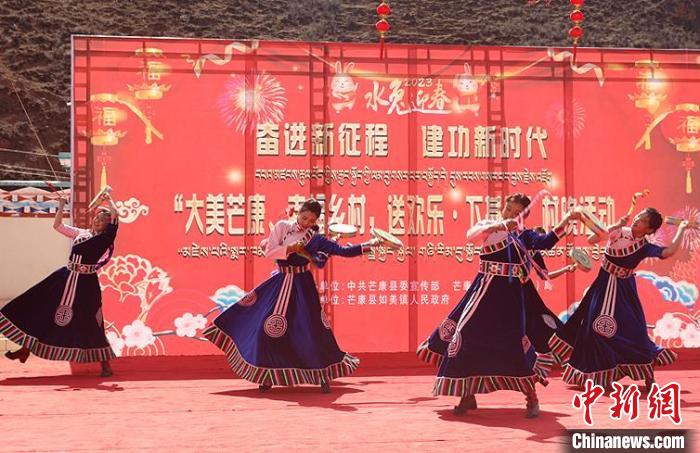 舞蹈《吉祥熱巴》?！∶⒖悼h委宣傳部供圖