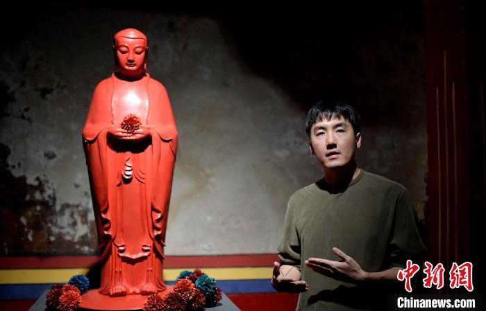 蔣晟首次西藏個(gè)展“八萬四千年”在拉薩吉本崗藝術(shù)中心開幕