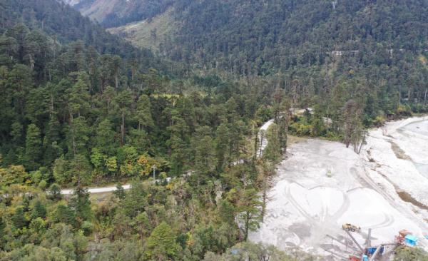 幾代建設(shè)者，歷經(jīng)半個(gè)多世紀(jì)完成！這是一條怎樣的公路？