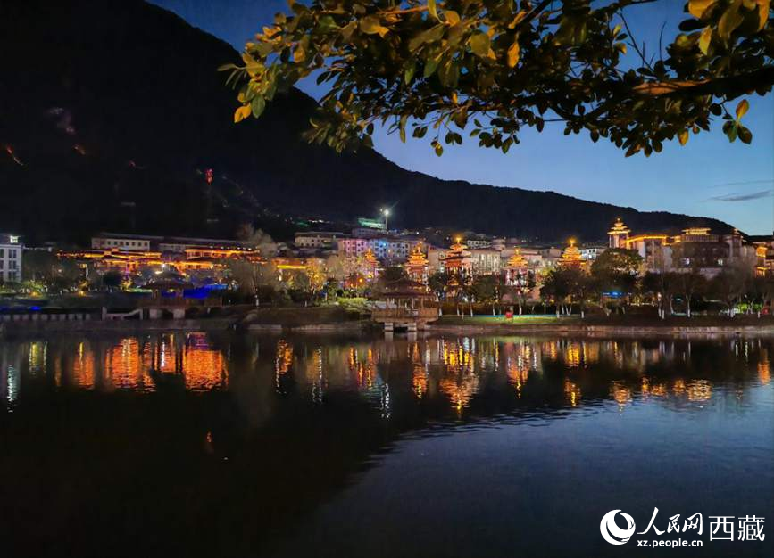 墨脫縣夜景。人民網(wǎng) 李海霞攝