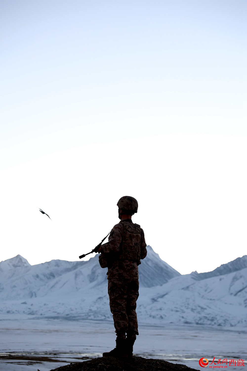 官兵在站崗。人民日報(bào)記者 瓊達(dá)卓嘎攝