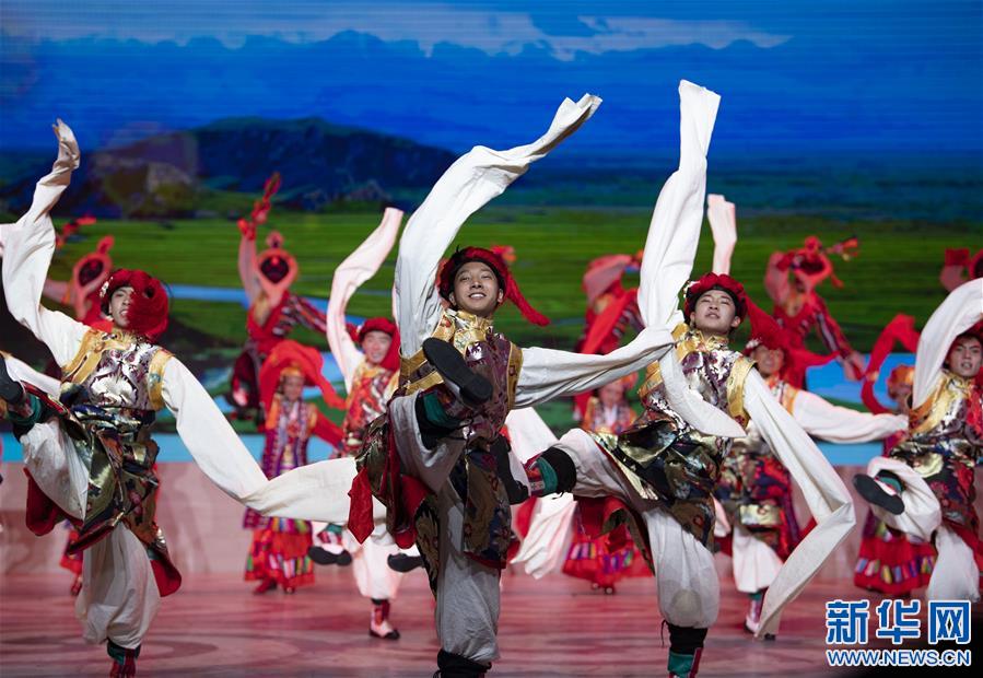 （西藏昌都解放70周年）（1）慶祝昌都解放70周年專場文藝晚會(huì)在昌都舉行