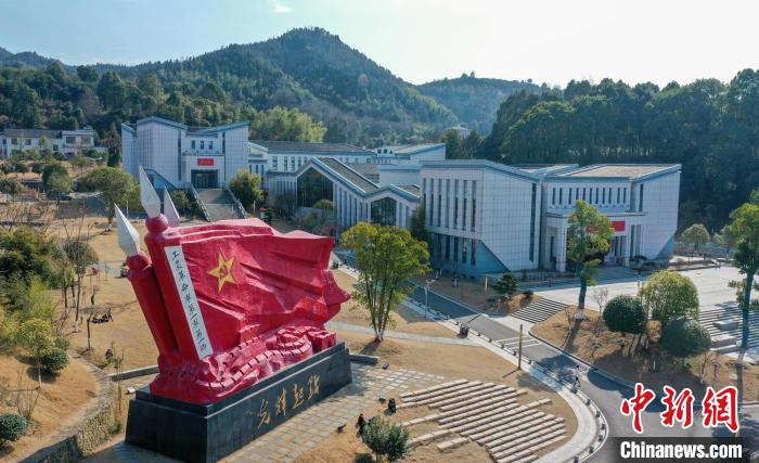 文家市鎮(zhèn)秋收廣場。　楊華峰 攝