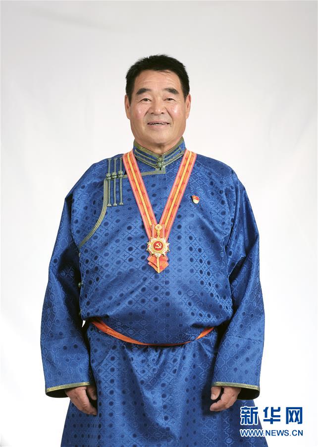 （奮斗百年路　啟航新征程·“七一勛章”獲得者·圖文互動）（1）“草原之子”廷·巴特爾：讓草原綠起來，幫牧民富起來