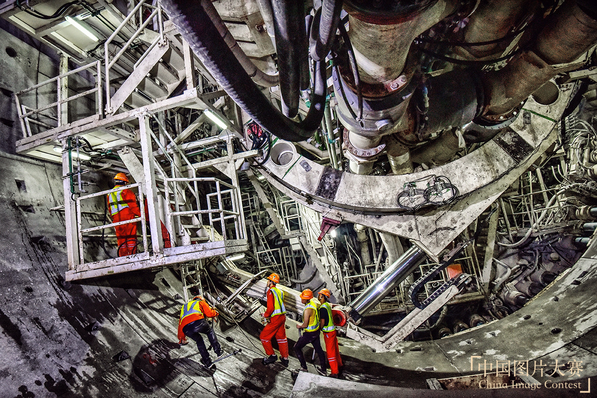 北橫建設(shè)先鋒