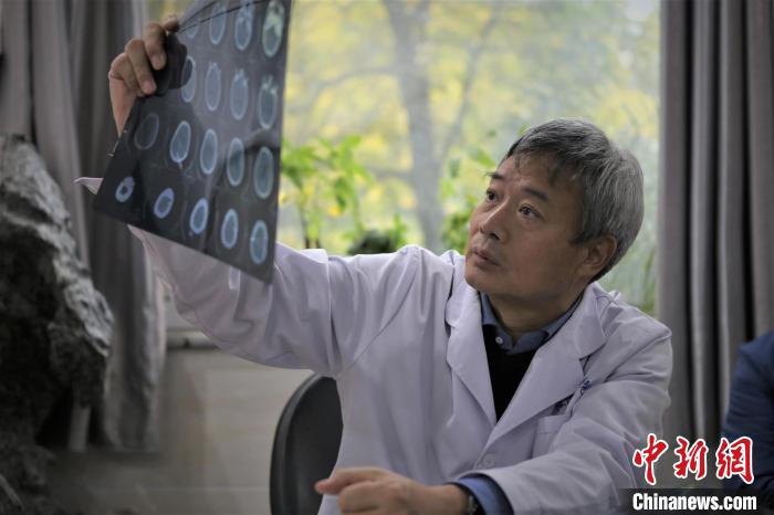 （兩會聲音）全國人大代表宋兆普：加強(qiáng)鄉(xiāng)村醫(yī)生基本保障防止隊(duì)伍后繼乏人